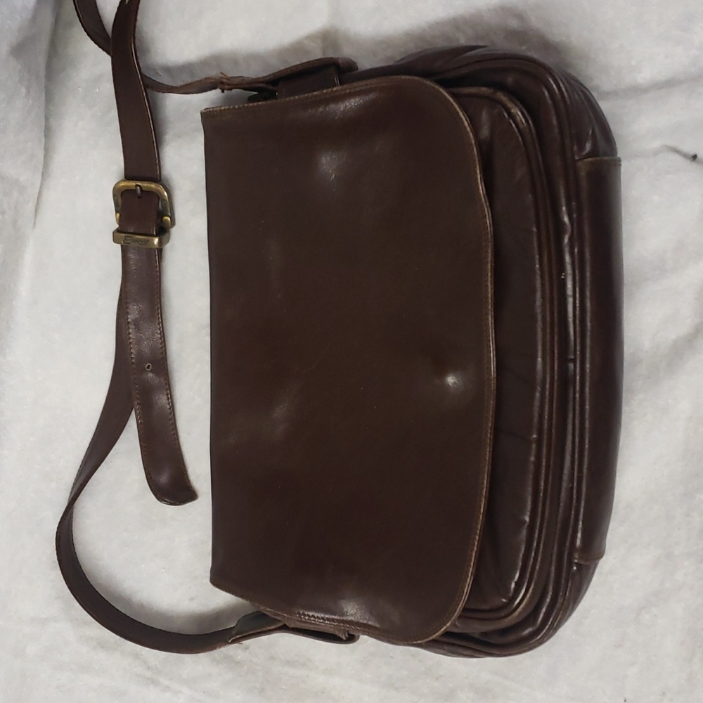 1970s Enny Vintage Brown Italian Leather Adjustable Buckle Strap Purse Bag